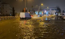 Kuvvetli Yağış Sonrası Van'ı Sel Aldı!