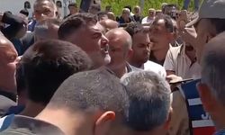 Van-Gürpınar Karayolu'nda Yol Kapatma Eylemi: Vatandaşlar Yetkililere Seslendi