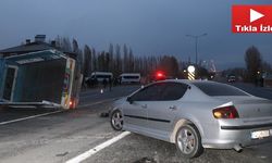Van'da Trafik Kazası: Kamyonet ile Otomobil Çarpıştı 7 Yaralı