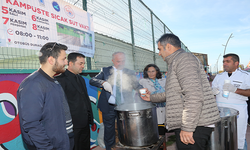 Tuşba Belediyesinden Öğrencilere Sıcak Süt İkramı