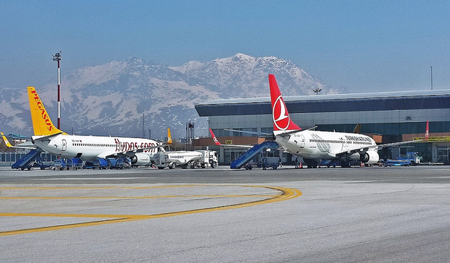Van Ferit Melen Havalimanı uçuşlara 3 ay kapanacak mı? Bakan Uraloğlu’ndan açıklama geldi!