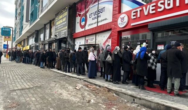 Van'da Uzun Kuyrukları İle Gündem Olan Et Balık Satış Noktası Kapandı