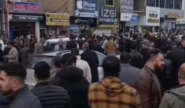 Van Erciş'te Taşlı Sopalı Kavga: Yaralılar Var...