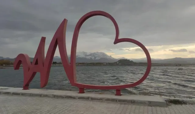 Van ve Bölge İller İçin Kuvvetli Rüzgar ve Fırtına Uyarısı!