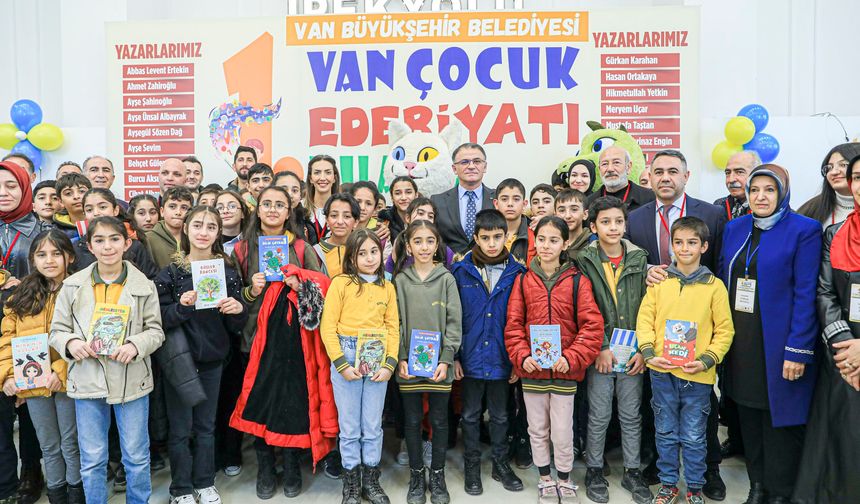 Bölgenin İlk Çocuk Edebiyat Fuarı Van'da Açıldı