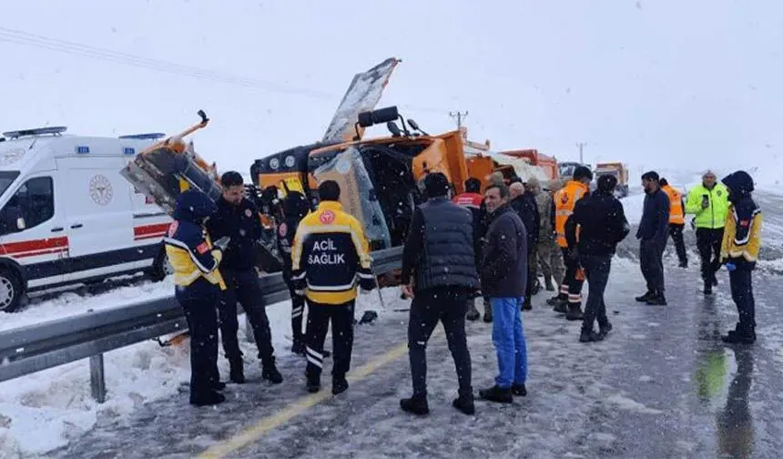 Van'da İş Makinası Kazası: 2 Ölü