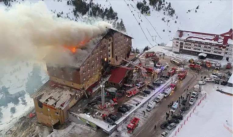 Son Dakika Bolu Yangın Ölü Sayısı Belli Oldu (1)