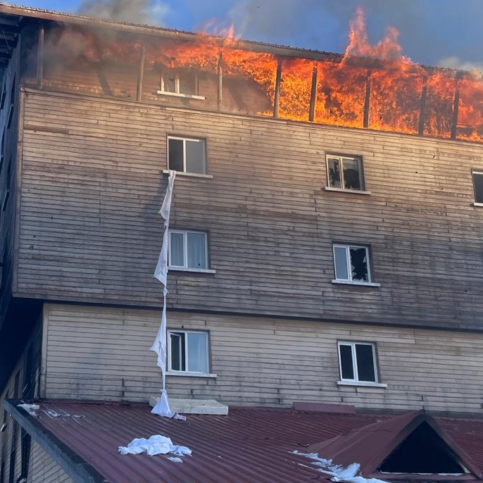 Son Dakika Bolu Yangın Ölü Sayısı Belli Oldu (3)