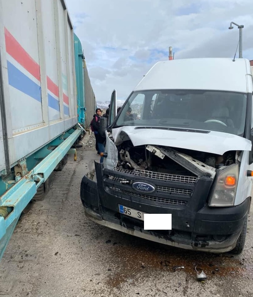 Van Kaza Öğrenci Servisi 2