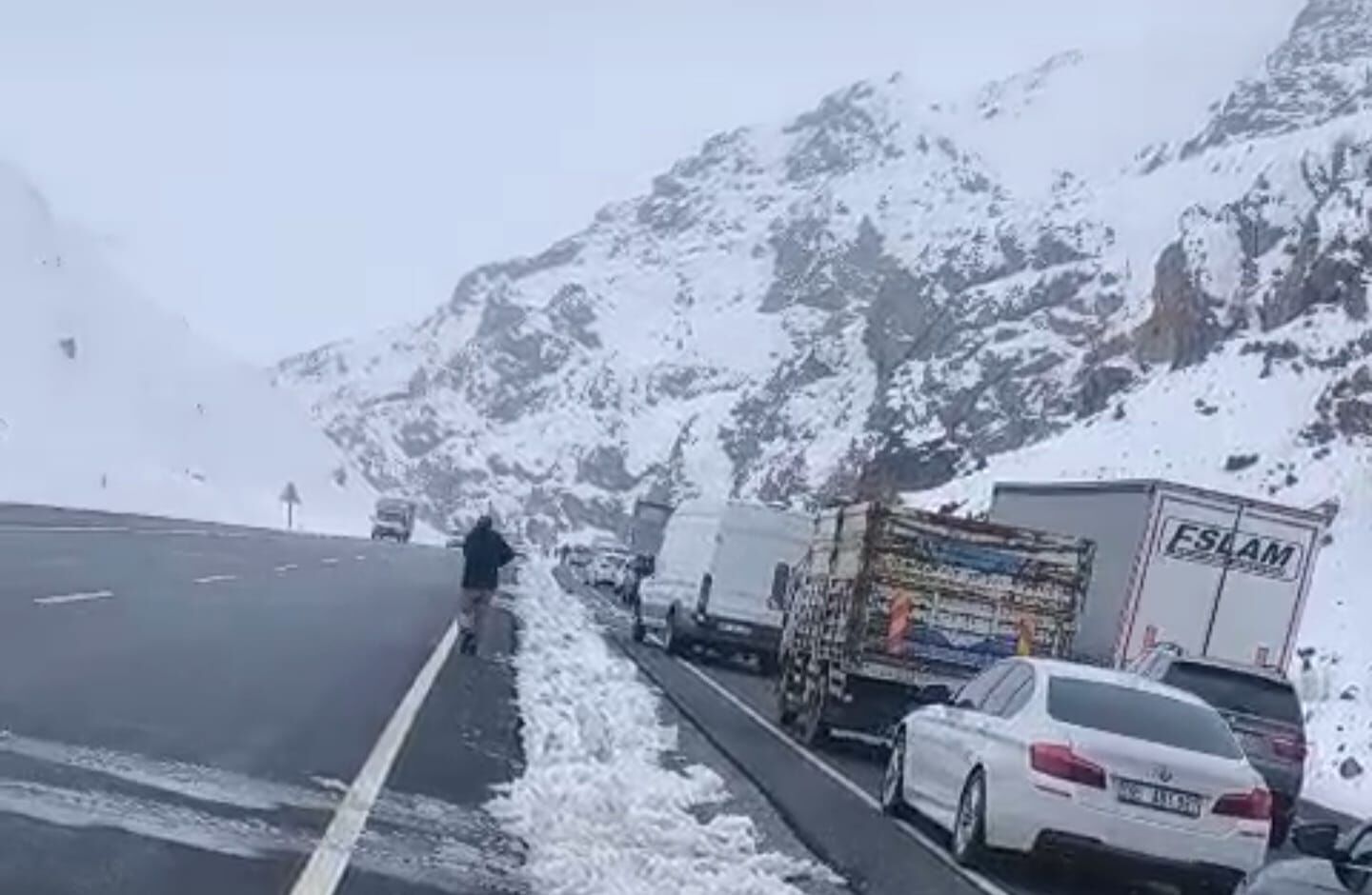 Van Hakkari Karayoyu Çığ Son Dakika (2)