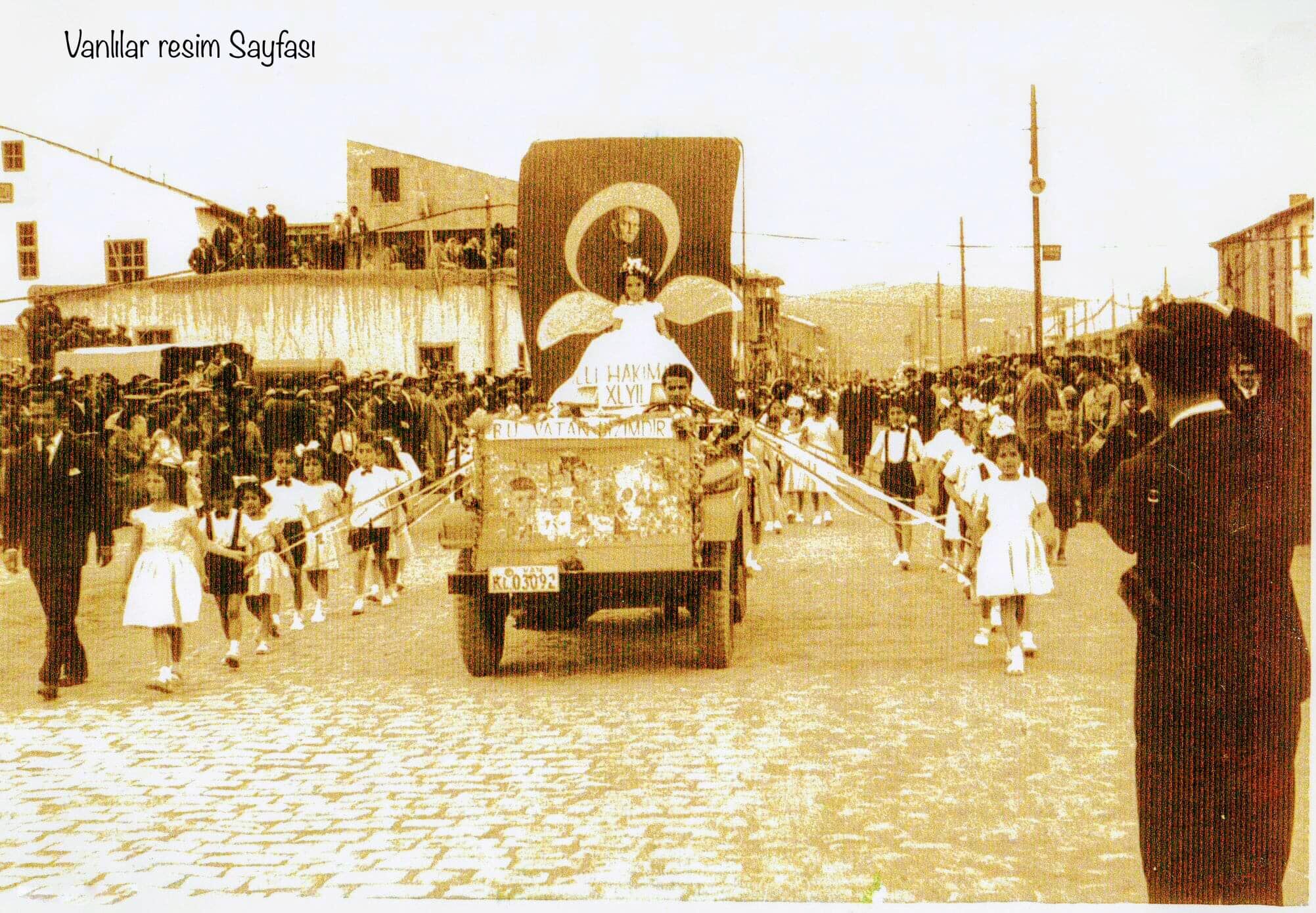 Van Eski Siyah Beyaz 23 Nisan Bayram Kutlmaması Fotoğrafları (35)