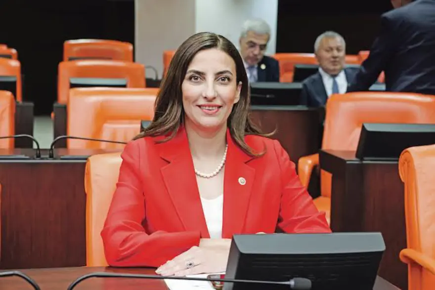 Evrim Rızvanoğlu Kimdir