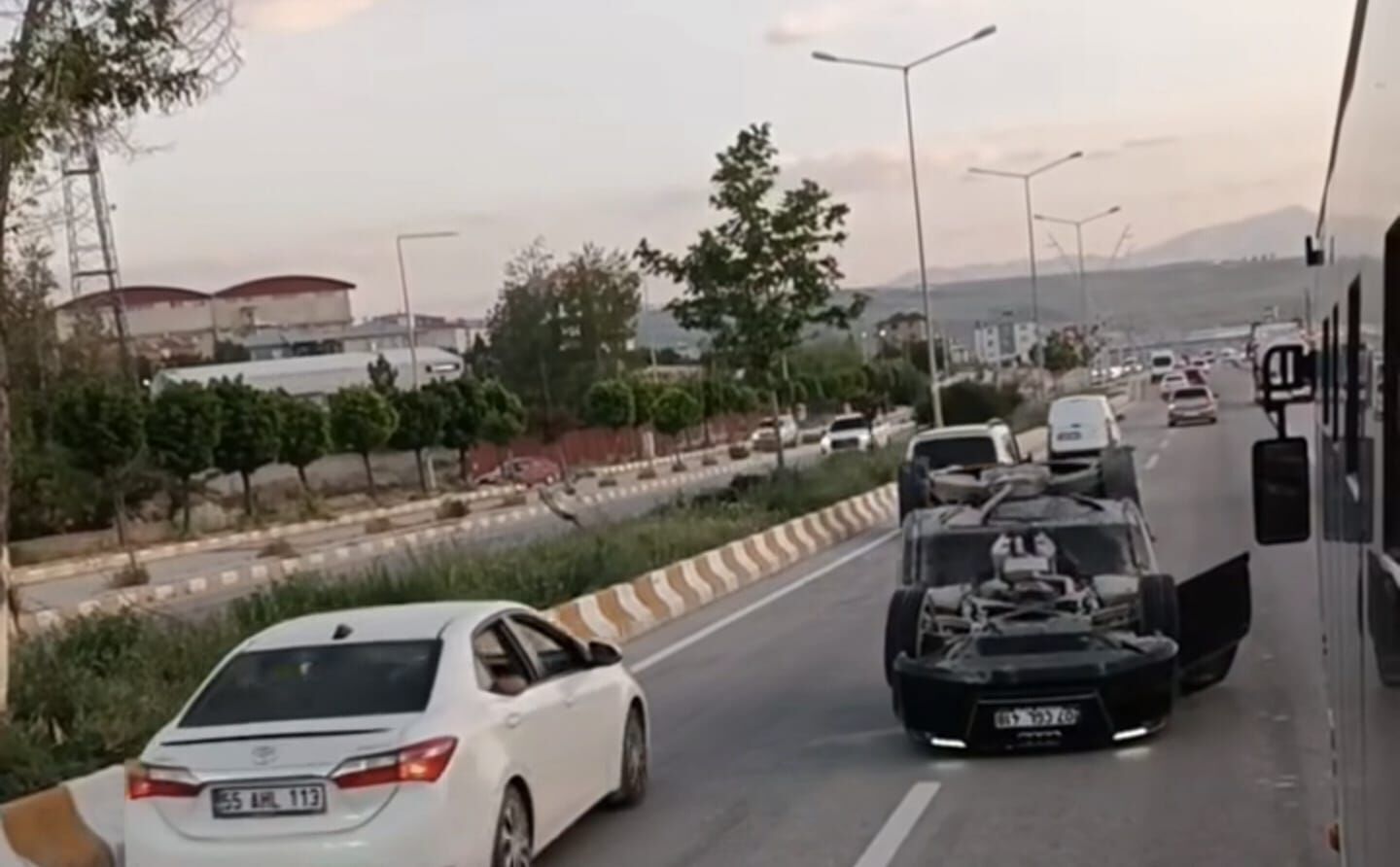 Van'da Trafik Kazası! 2 Yaralı..