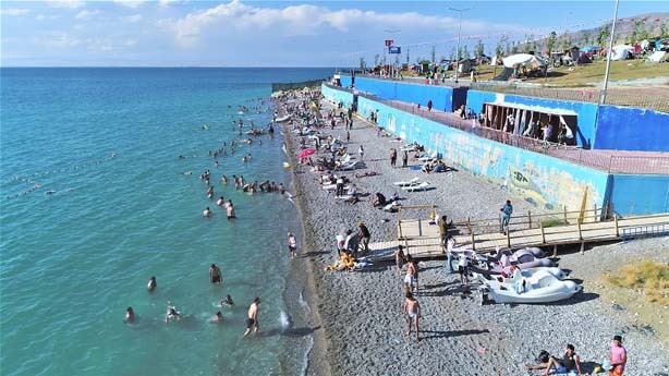 Vangölü Mollakasım Plajı